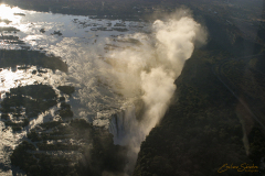 Vista de las cataratas victoria desde el aire.